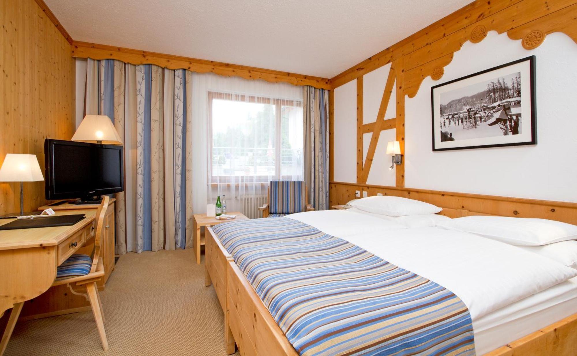 Edelweiss Swiss Quality Hotel Sils-Maria Habitación foto